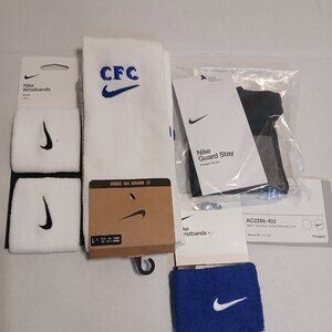 NIKE CFC Chelsea FC home socks men 10 - 11.5 guard stay wrisrtbands bundle
